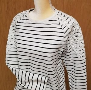 Striped sweatshirt with crochet lace shoulders